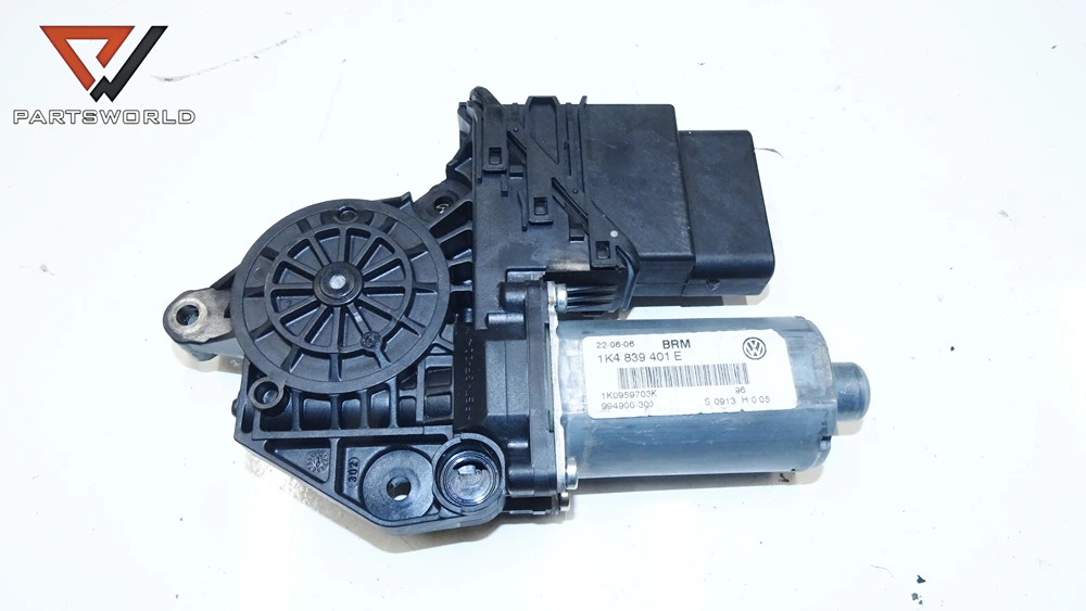 dsc05881_partsworld Машинка ел стъкло задно ляво 1K4839401E за VW Golf V 2.0 TDI 140 hp 4 MOTION (BMM) (hatchback) - Image 1